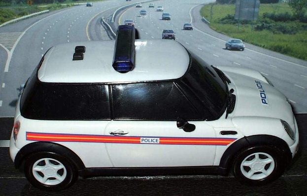 POL-DO: Polizei beschlagnahmt Autos, schlägt Messerträger-Verbote vor - und setzt konsequent die Idee des Präsenzfokus um