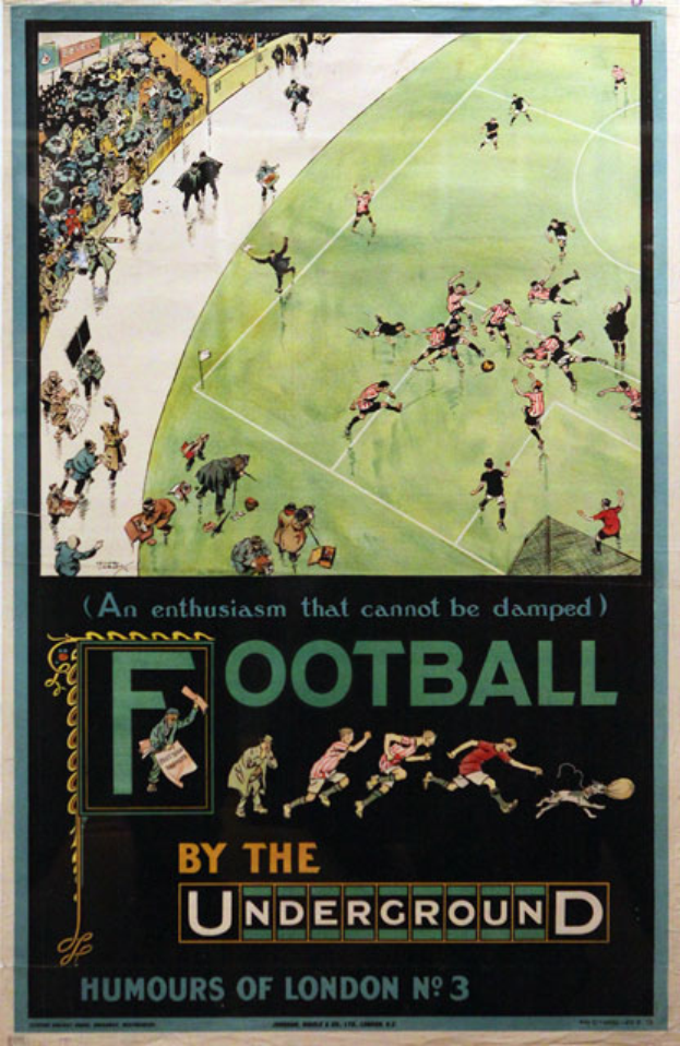Ein Vintage-Plakat, das ein Fußballspiel bewirbt und Zuschauer in einem Stadion zeigt, mit der Aufschrift 'Football by the Underground - Humours of London No. 3' oben.