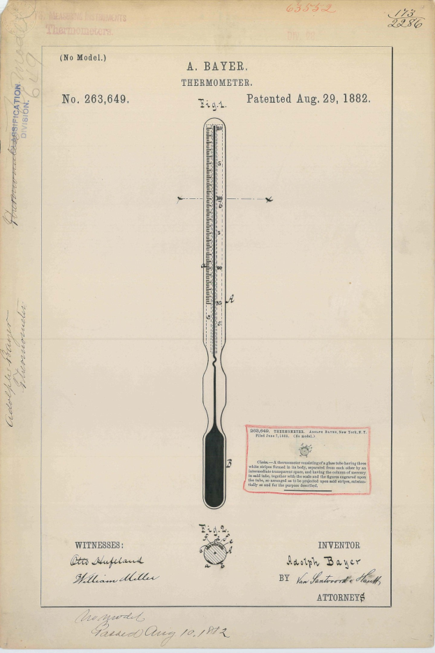 Ein abgegriffenes Buch mit einer gedruckten Abbildung eines Thermometers, das mit "Bayer Thermometer Patent No. 263,649" beschriftet ist.